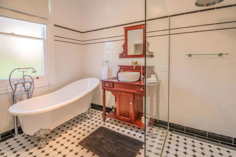 De Russie Boutique Hotel - Redcliffe Tourism 2