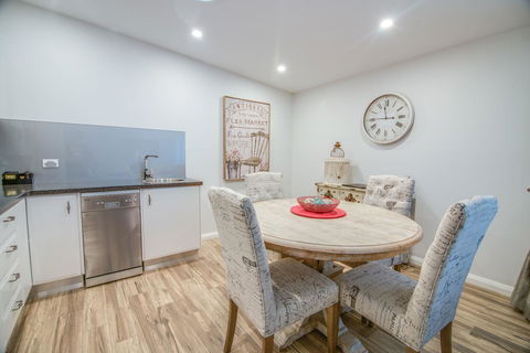 De Russie Boutique Hotel - Redcliffe Tourism 1