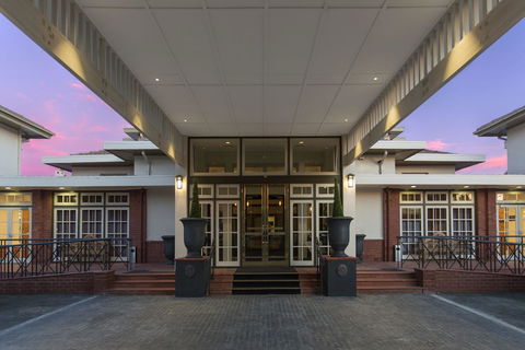 Hotel Kurrajong Canberra - Redcliffe Tourism 22