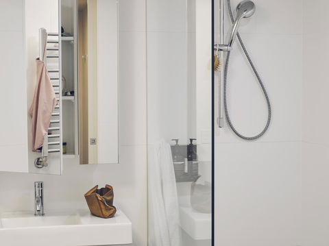 Nishi Apartments Eco Living By Ovolo - Redcliffe Tourism 9