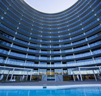 Accommodate Canberra - Manhattan on the Park - Redcliffe Tourism