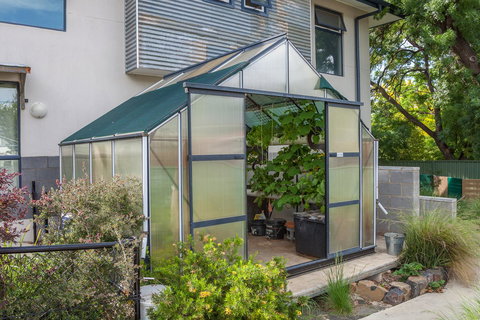 One Of A Kind Apartments - Redcliffe Tourism 37