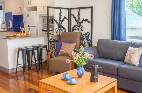 One Of A Kind Apartments - Redcliffe Tourism 33