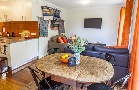 One Of A Kind Apartments - Redcliffe Tourism 1