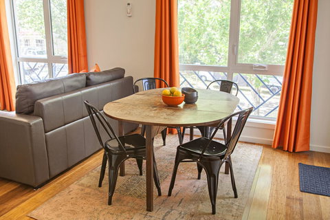 One Of A Kind Apartments - Redcliffe Tourism 5