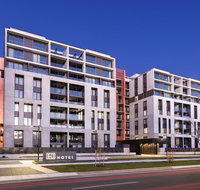 Deco Hotel Canberra - Redcliffe Tourism