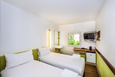 Ibis Budget Canberra - Redcliffe Tourism 1