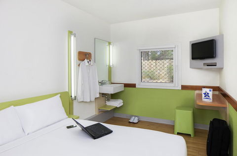 Ibis Budget Canberra - Redcliffe Tourism 14