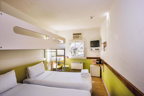 Ibis Budget Canberra - Redcliffe Tourism 16