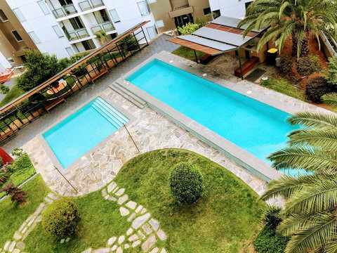 Staying Places - The Avenue - Redcliffe Tourism 8