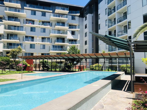 Staying Places - The Avenue - Redcliffe Tourism 3