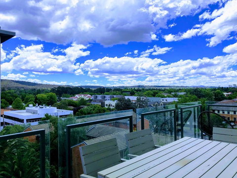 Staying Places - The Avenue - Redcliffe Tourism 17