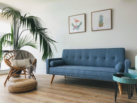 Staying Places - The Avenue - Redcliffe Tourism 11