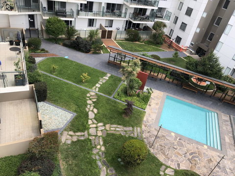 Staying Places - The Avenue - Redcliffe Tourism 2