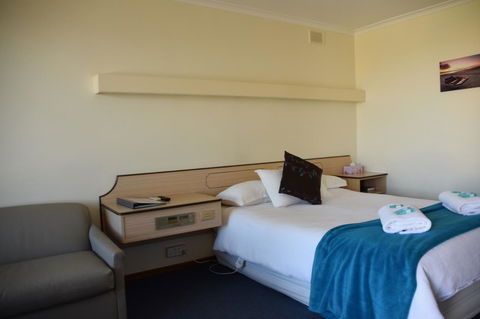 Stansbury Holiday Motel - Redcliffe Tourism 23