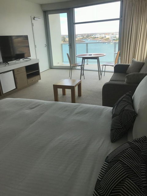 Wallaroo Marina Stayz - Redcliffe Tourism 19
