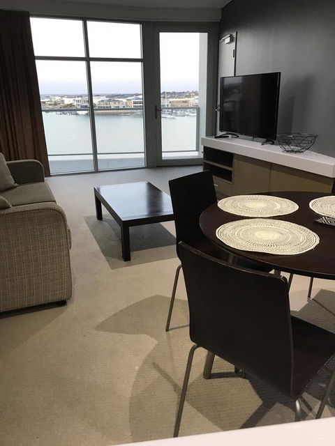 Wallaroo Marina Stayz - Redcliffe Tourism 12