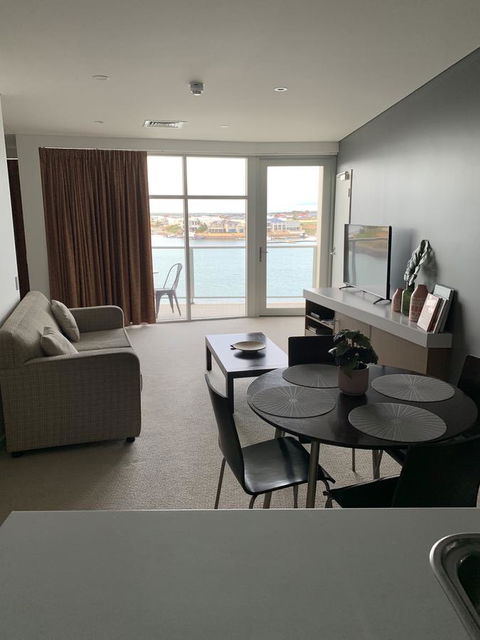 Wallaroo Marina Stayz - Redcliffe Tourism 9