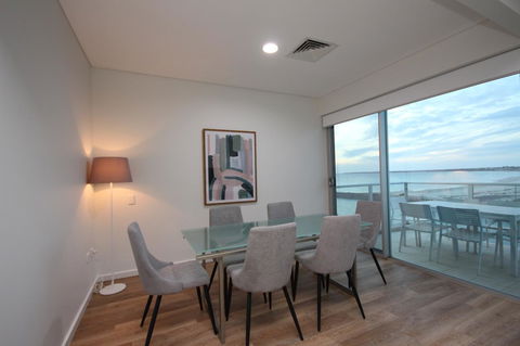 Wallaroo Marina Apartments - Redcliffe Tourism 19