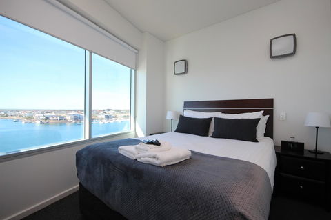 Wallaroo Marina Apartments - Redcliffe Tourism 15