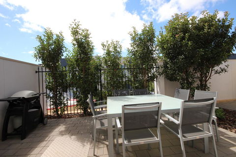Wallaroo Marina Apartments - Redcliffe Tourism 27