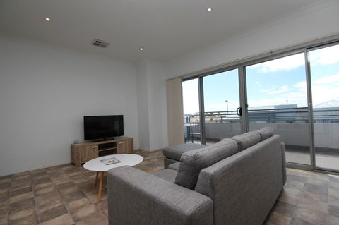 Wallaroo Marina Apartments - Redcliffe Tourism 26