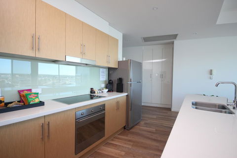 Wallaroo Marina Apartments - Redcliffe Tourism 11