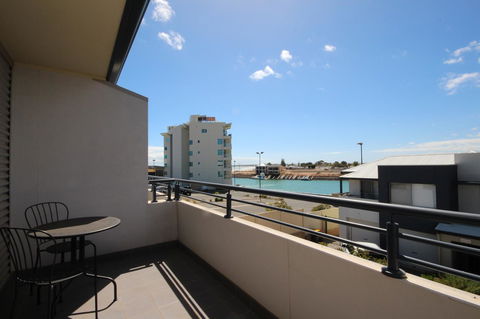 Wallaroo Marina Apartments - Redcliffe Tourism 23