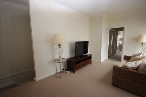 Wallaroo Marina Apartments - Redcliffe Tourism 38