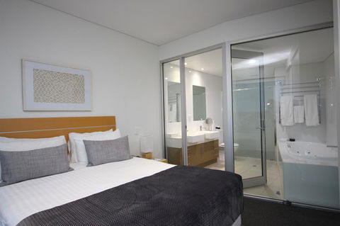 Wallaroo Marina Apartments - Redcliffe Tourism 16