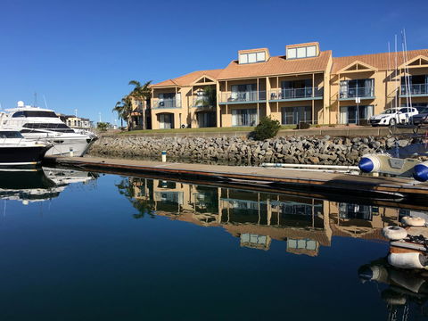 Marina Hotel - Redcliffe Tourism 35