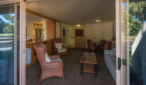 Pacific Bay Resort - Redcliffe Tourism 33