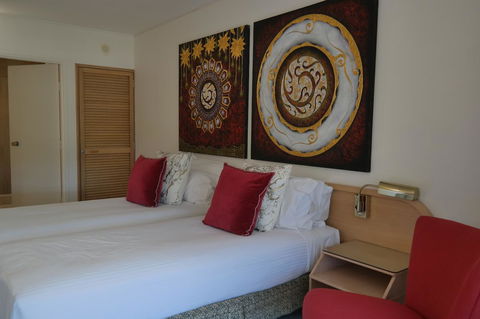 Pacific Bay Resort - Redcliffe Tourism 5