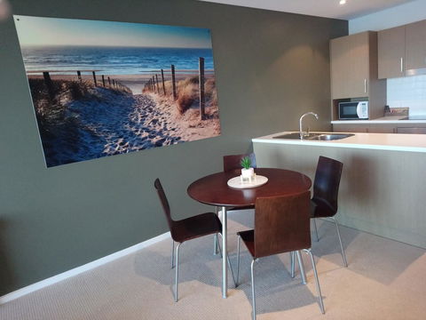 Wallaroo Marina Executive Apartments - Redcliffe Tourism 12