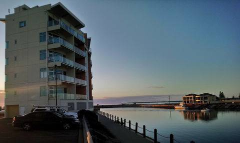 Wallaroo Marina Executive Apartments - Redcliffe Tourism 15