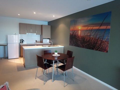 Wallaroo Marina Executive Apartments - Redcliffe Tourism 13