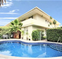Hi 5 stars Glenelg Studio Apartment - Redcliffe Tourism