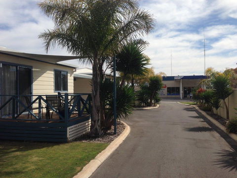 Sail & Anchor - Redcliffe Tourism 1
