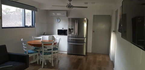 Breeze On Northbay 67 Elizabeth Crescent Carrickalinga - Redcliffe Tourism 1