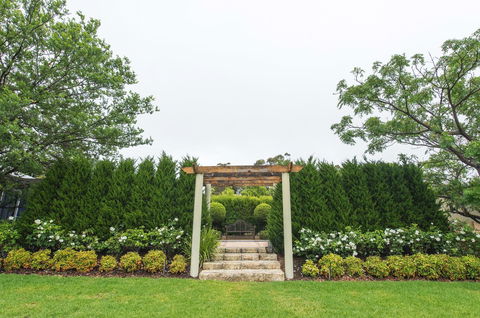 S T U D I O 22 Peaceful Retreat With Garden Views - Redcliffe Tourism 10