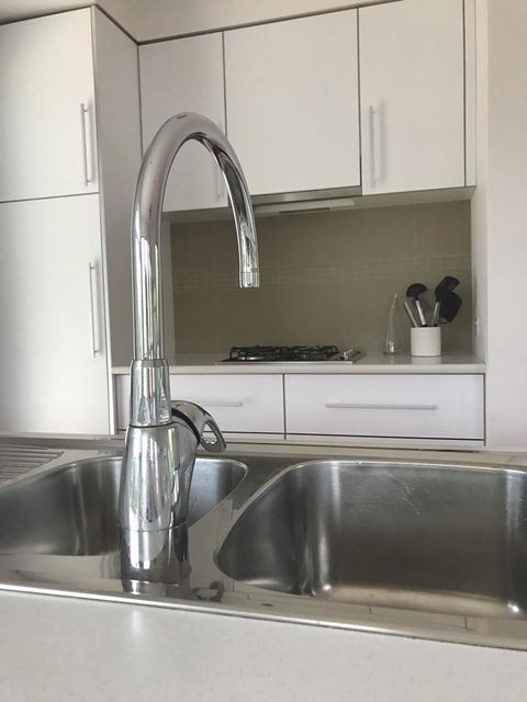 S T U D I O 22 Peaceful Retreat With Garden Views - Redcliffe Tourism 7