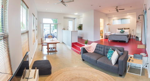 S T U D I O 22 Peaceful Retreat With Garden Views - Redcliffe Tourism 2