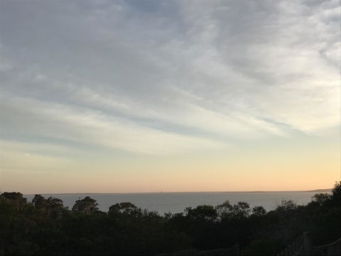 S T U D I O 22 Peaceful Retreat With Garden Views - Redcliffe Tourism 16