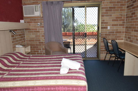 Windsor Terrace Motel - Redcliffe Tourism 3