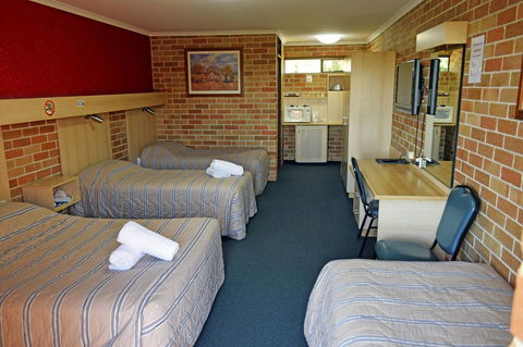 Windsor Terrace Motel - Redcliffe Tourism 9