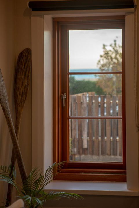 Lucy's Cottage - Redcliffe Tourism 14