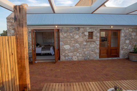 Lucy's Cottage - Redcliffe Tourism 22