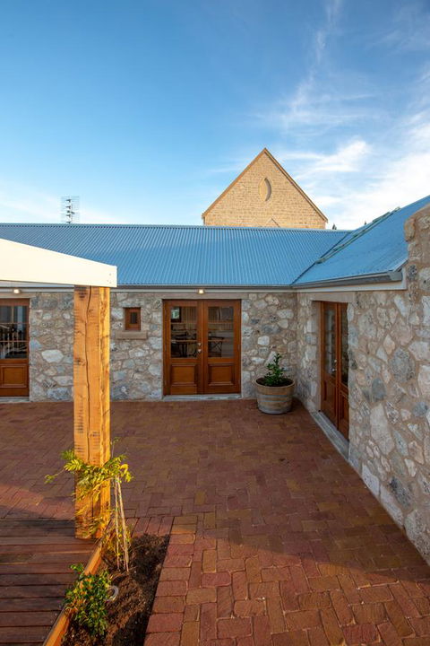 Lucy's Cottage - Redcliffe Tourism 17