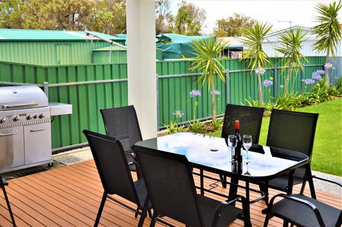 Eastern Breeze - Redcliffe Tourism 8