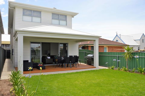 Eastern Breeze - Redcliffe Tourism 14
